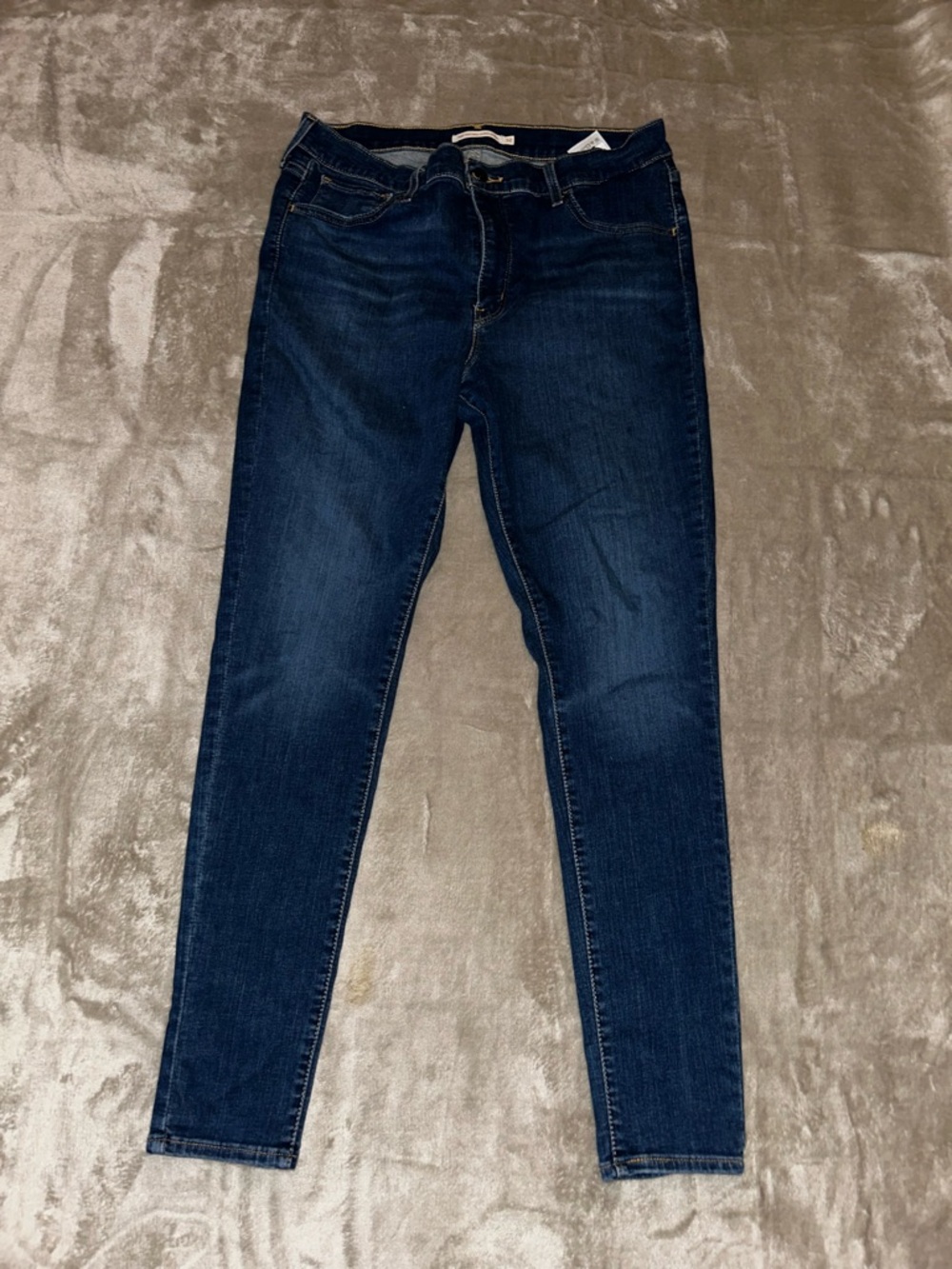 Levi's 720 High Rise Super Skinny Jeans in Dark Blue Wash size 32